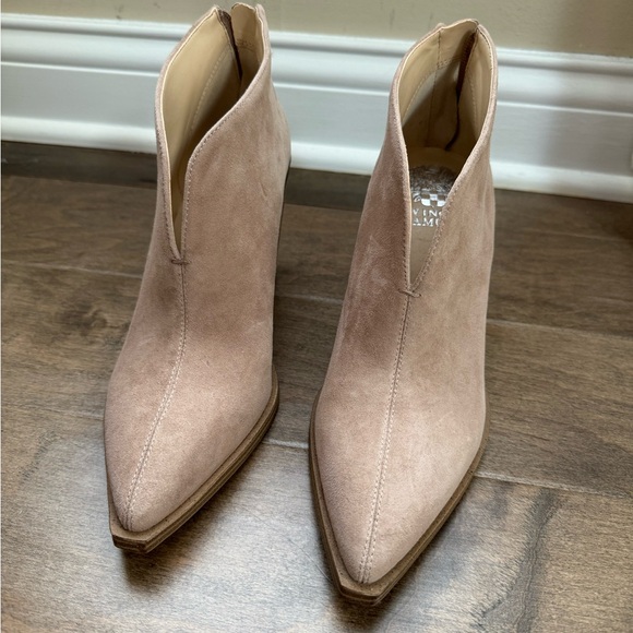 Vince Camuto Ginsel Booties - Picture 2 of 8